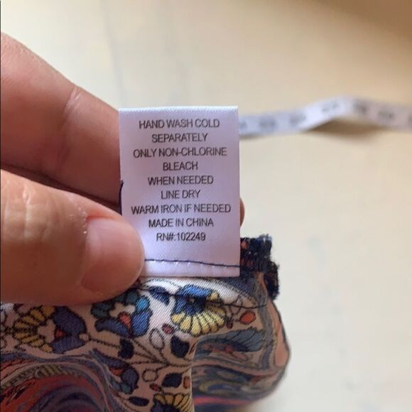 Skies are blue blouse size medium - Picture 9 of 9